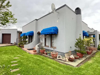 4 Bedroom House For Sale in Heidelberg - Axed.webp