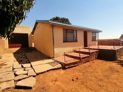 4 Bedroom House For Sale in Soshanguve F, Soshanguve - rS1X.webp