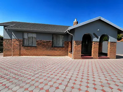 3 Bedroom House For Sale in Soshanguve DD, Soshanguve - PebE.webp