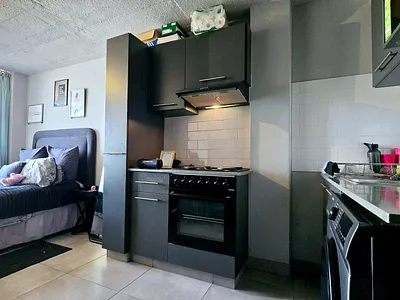 0.5 Bedroom Apartment For Sale in Pretoria - 74IP.webp
