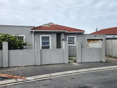 2 Bedroom House For Sale in Mitchells Plain - RJLU.webp