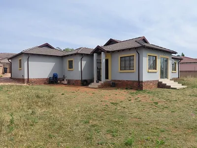 3 Bedroom House For Sale in Akasia - sLxX.webp