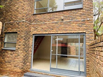 2 Bedroom Apartment For Sale in Pretoria - Ky7x.webp