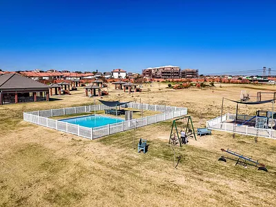 2 Bedroom Apartment For Sale in The Reeds, Centurion - ZZ4m.webp