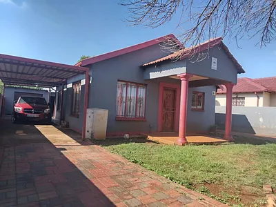 3 Bedroom House For Sale in Soshanguve XX, Soshanguve - D0rO.webp