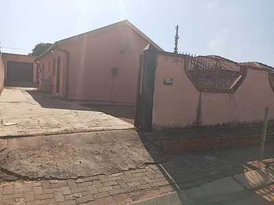 5 Bedroom House To Rent in Soshanguve GG, Soshanguve - 63UZ.webp