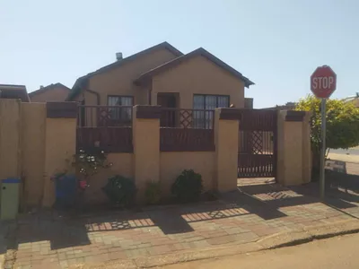 3 Bedroom House For Sale in Soshanguve VV, Soshanguve - q37d.webp
