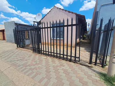 2 Bedroom House For Sale in Midrand - eTsA.webp