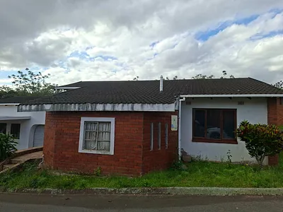 3 Bedroom Townhouse For Sale in Pinetown - H77f.webp