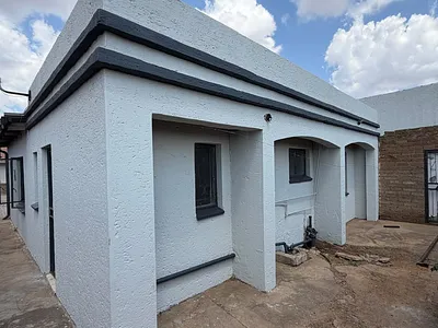 3 Bedroom House For Sale in Soshanguve WW, Soshanguve - xcMg.webp