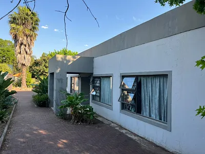 3 Bedroom House For Sale in Newcastle - UbO9.webp