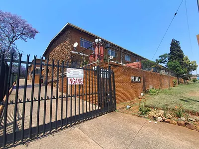 3 Bedroom Townhouse For Sale in Pretoria - rSrQ.webp