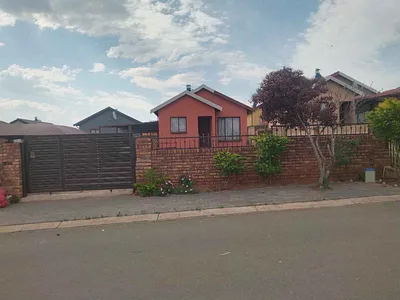 2 Bedroom House To Rent in Soshanguve VV, Soshanguve - C0hU.webp