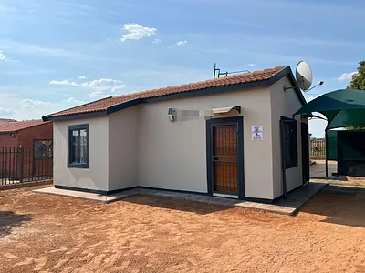 2 Bedroom House To Rent in Soshanguve M, Soshanguve - img