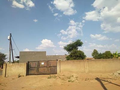 6 Bedroom House For Sale in Soshanguve X, Soshanguve - RuYR.webp