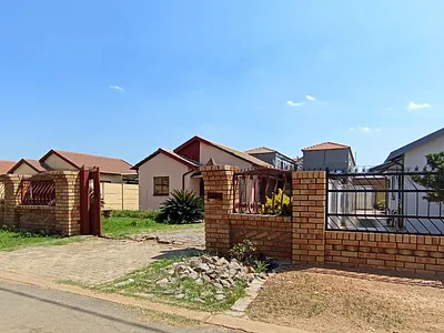2 Bedroom House For Sale in Soshanguve XX, Soshanguve - qZqm.webp