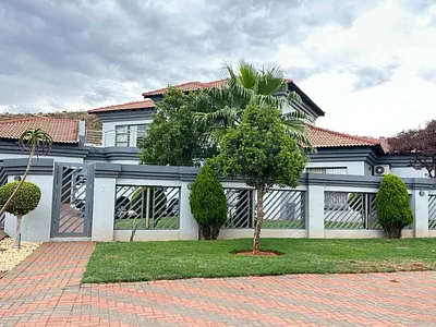 4 Bedroom House To Rent in Akasia - 42Fg.webp