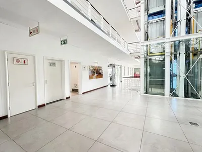 Commercial Property To Rent in Cape Town - img