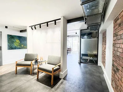 Commercial Property To Rent in Cape Town - I7Rf.webp