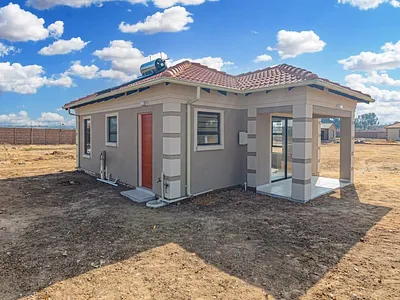 3 Bedroom House For Sale in Akasia - bXJj.webp