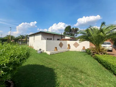 3 Bedroom House For Sale in Booysens, Pretoria - JUfY.webp