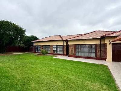 3 Bedroom House For Sale in Vryheid - cphJ.webp