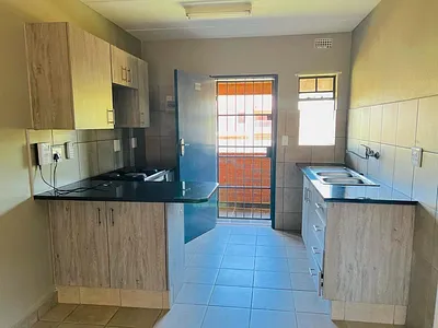 2 Bedroom Apartment For Sale in Pretoria - 21J8.webp