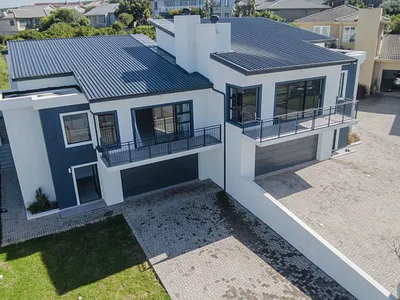 3 Bedroom House For Sale in Mossel Bay - acPV.webp