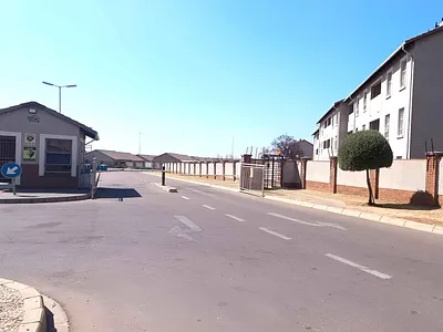 2 Bedroom Apartment For Sale in Centurion - 61Db.webp