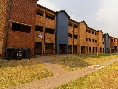 2 Bedroom Apartment For Sale in Alveda, Johannesburg - bvwl.webp