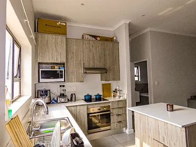 2 Bedroom Apartment For Sale in Sandton - WNgZ.webp