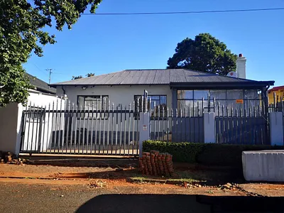 4 Bedroom House For Sale in Johannesburg - u3ZM.webp