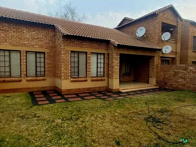 2 Bedroom Townhouse For Sale in Centurion - rF1a.webp