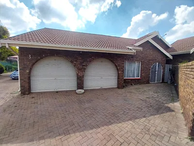 3 Bedroom House For Sale in Kempton Park - AO4s.webp