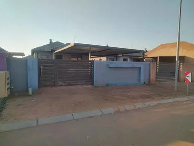 3 Bedroom House For Sale in Soshanguve VV, Soshanguve - PYdW.webp