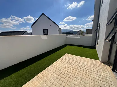 2 Bedroom Apartment To Rent in Newinbosch, Stellenbosch - iVn9.webp