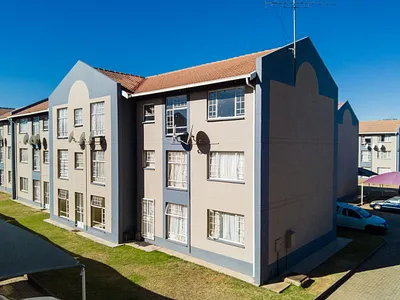 2 Bedroom Apartment For Sale in Kempton Park - zHEd.webp