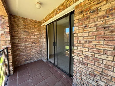 2 Bedroom Apartment For Sale in Princess AH, Roodepoort - broe.webp