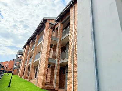 2 Bedroom Apartment For Sale in Midrand - rEYb.webp