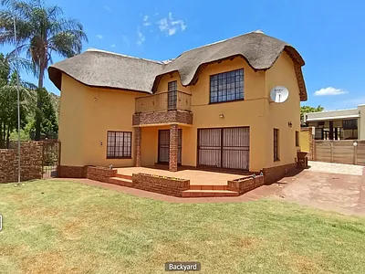 3 Bedroom House For Sale in Akasia - Ytt4.webp