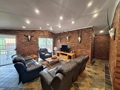 6 Bedroom House For Sale in Leeupoort - GuFV.webp