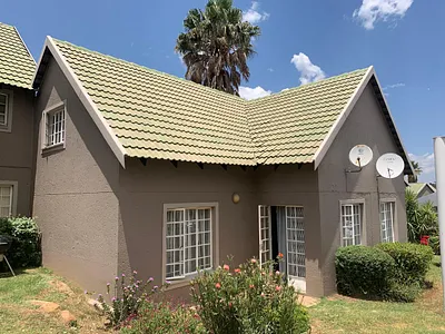 2 Bedroom Townhouse For Sale in Johannesburg - pxAz.webp