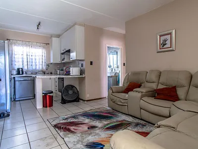 2 Bedroom Apartment For Sale in Johannesburg - auSf.webp