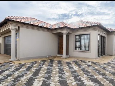3 Bedroom House For Sale in Nigel - wYYQ.webp