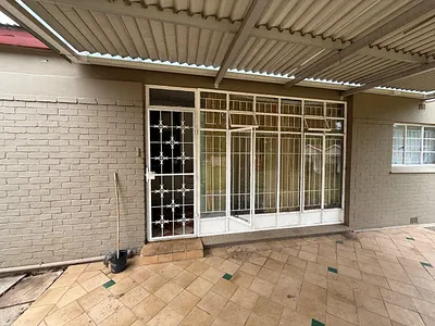 1 Bedroom Apartment To Rent in Roodepoort - QBtS.webp