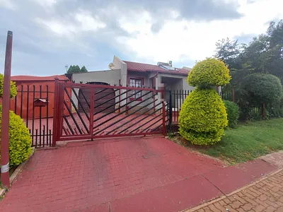 2 Bedroom House For Sale in Pretoria - bRHn.webp