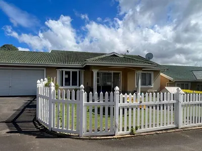 3 Bedroom Townhouse For Sale in Mount Edgecombe - qKEo.webp
