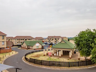 2 Bedroom Townhouse For Sale in Kempton Park - GW1U.webp