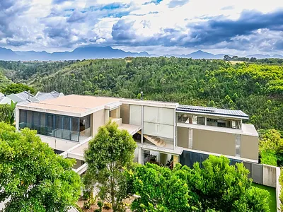 4 Bedroom House For Sale in George - CAAk.webp