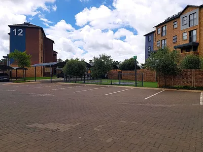 2 Bedroom Apartment For Sale in Pretoria - az4N.webp
